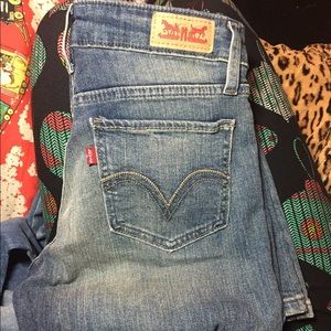 Size 3 Levi's 518 boot cut